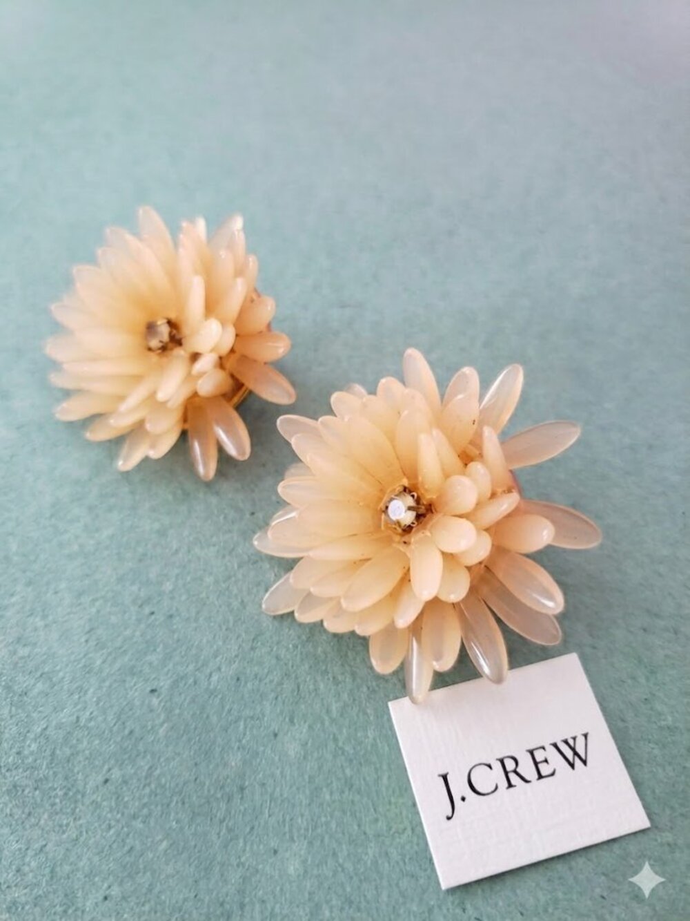 🔴J Crew - Adorable 3D Multi-Petal Peach Blossom Earrings Rhinestone Center